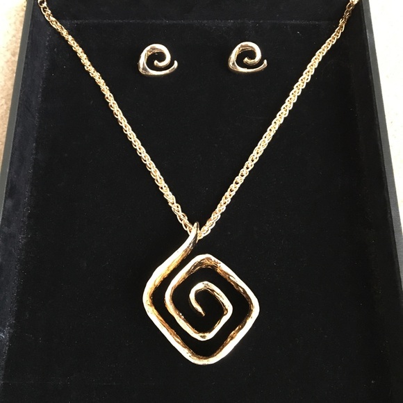 Large statement necklace gold plated - Picture 3 of 6